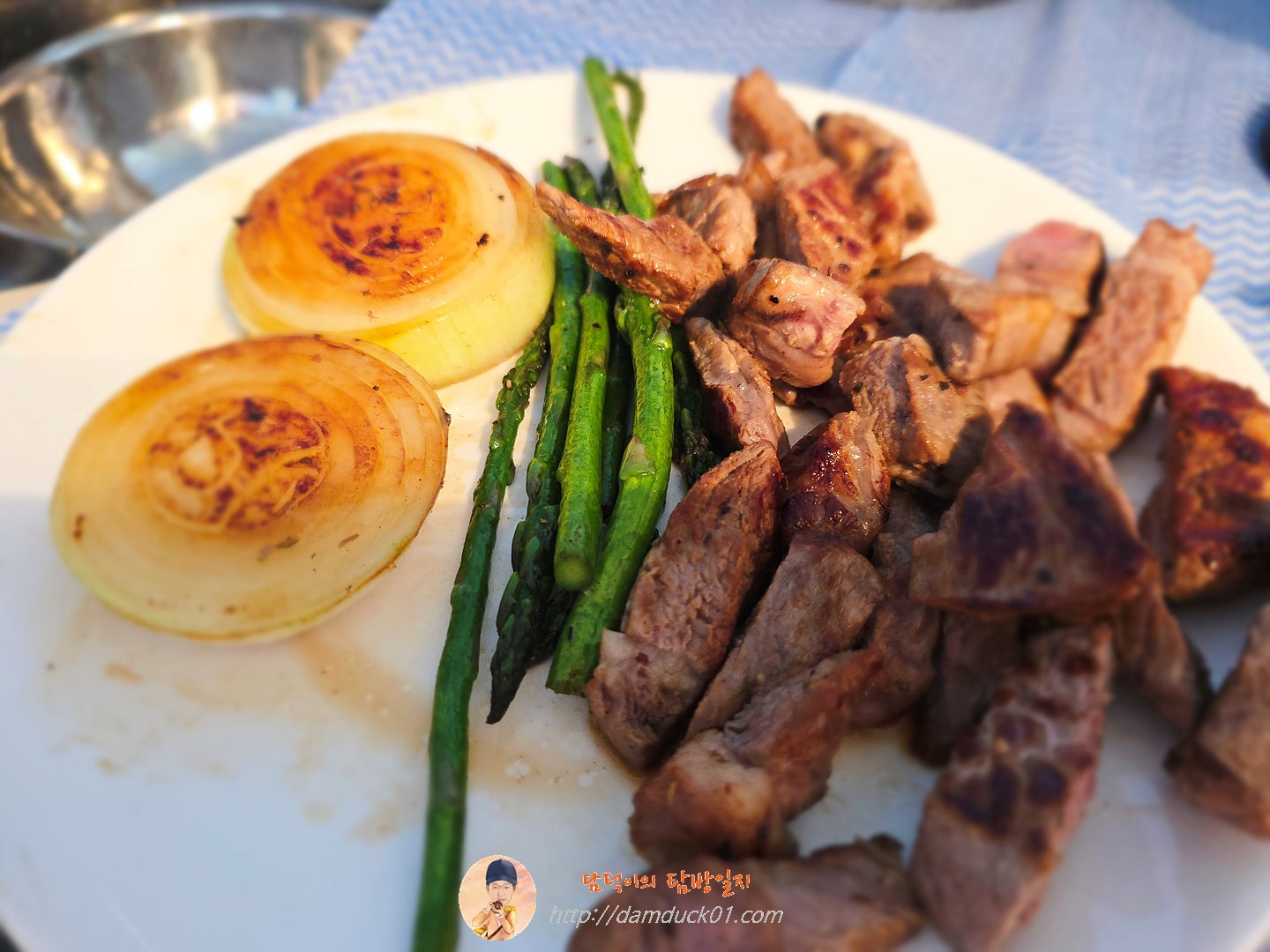 Woolworths Lamb Extra Trim Cutlets / Woolworths Beef T Bone Steak Medium