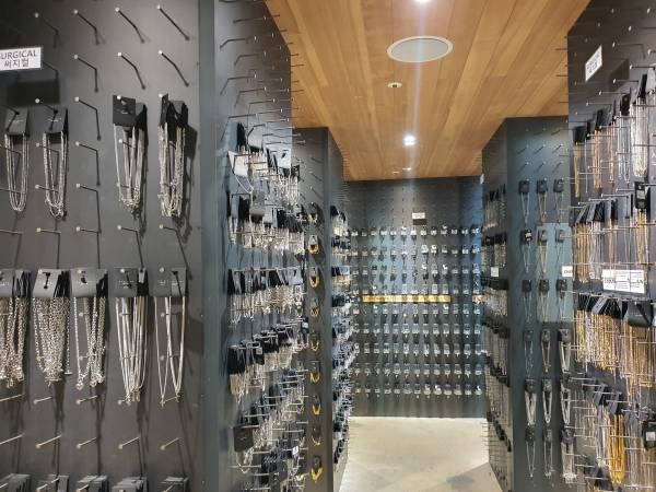 뉴뉴-3층-써지컬제품