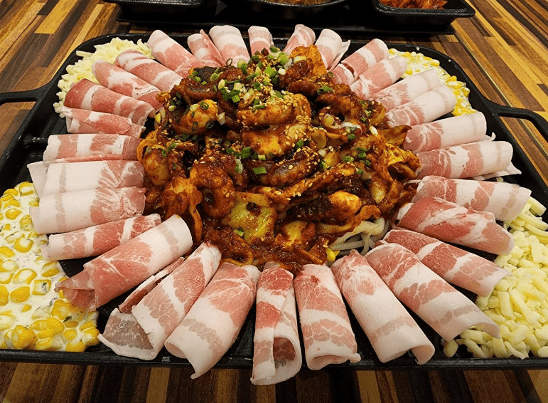 비발디 파크 맛집 " 팔봉산용궁불쭈꾸미 " 음식 사진