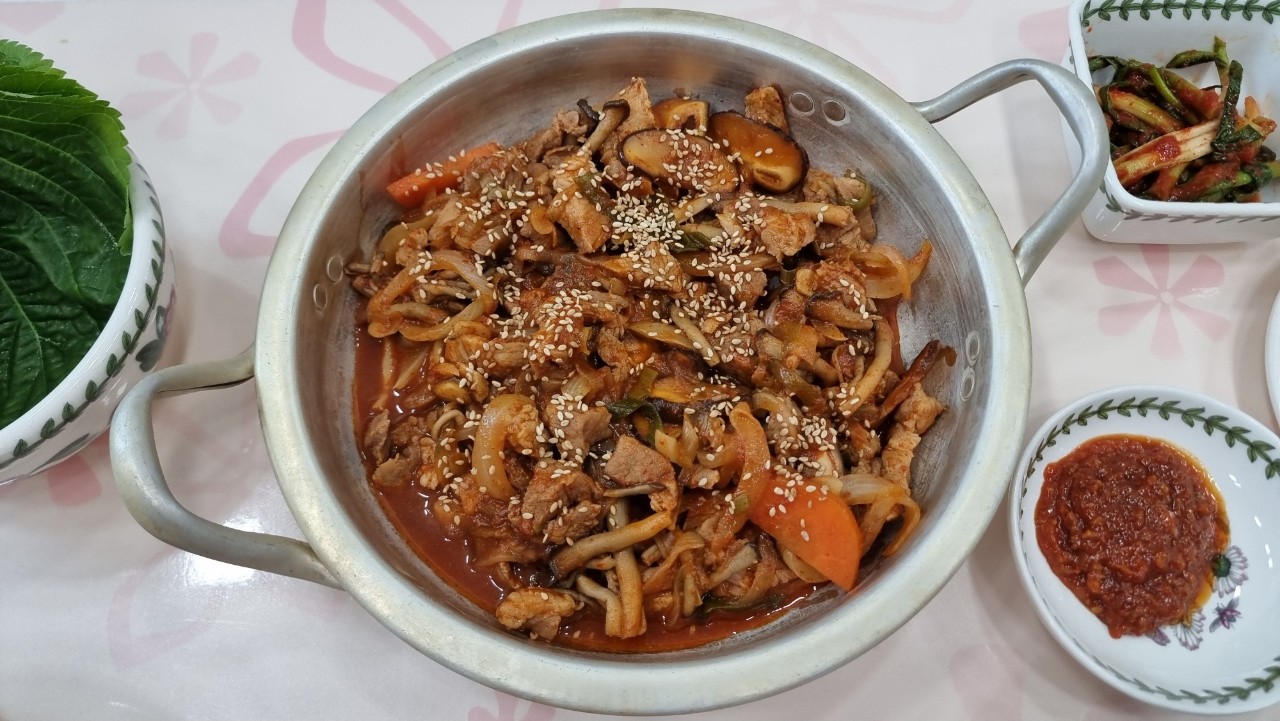 돼지 앞다리살 짜글이