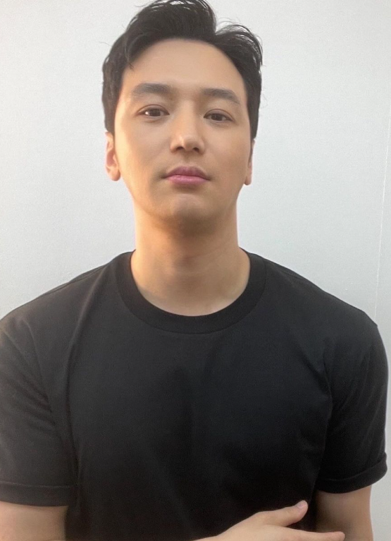 변요한 배우 프로필 드라마 영화 작품활동 열애 결혼 반려견 사진