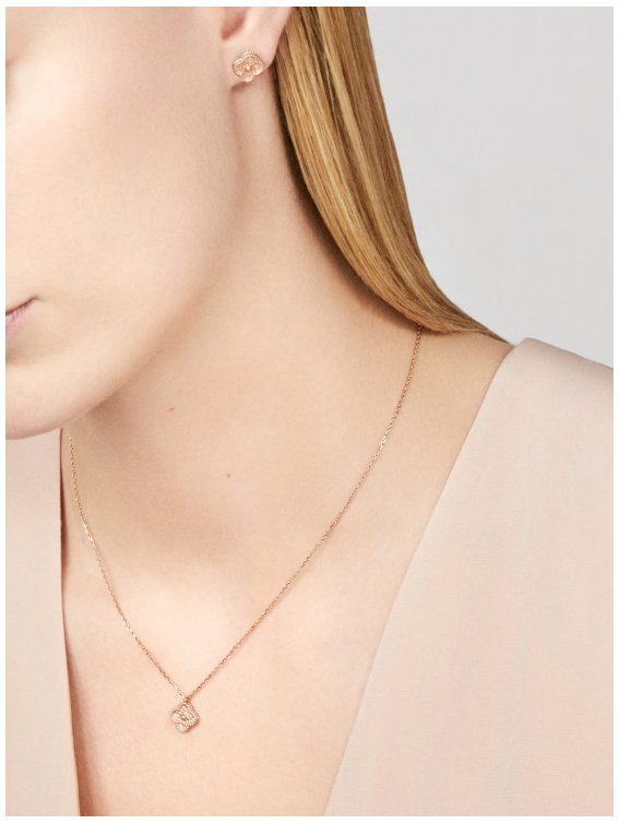 반클리프 알함브라 스위트 착용 이미지