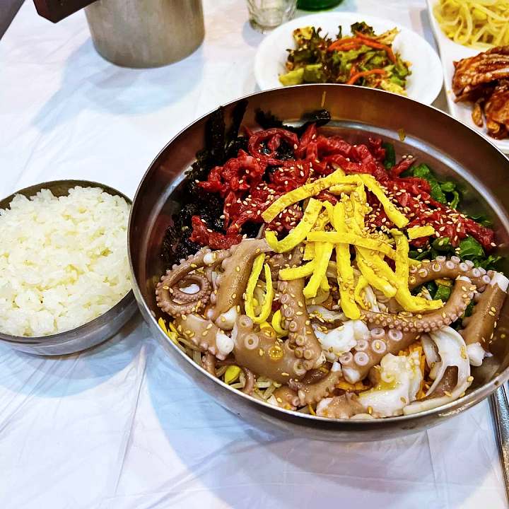 6시내고향 전남 함평 육회 비빔밥 90년 노포 고향정가게 고향노포 생고기 육회낙지비빔밥 요리 맛집 오늘 방송 추천