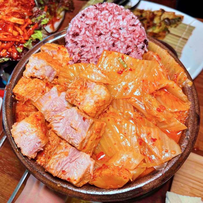 놀라운토요일 놀토 김치찜 부천 중동 사랑 시장 정혁 황민현 더보이즈 주연 추천 맛집