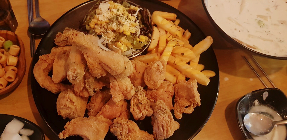 상봉동 모임장소 썸 타는 치킨 찜닭 떡볶이 포차 상봉점