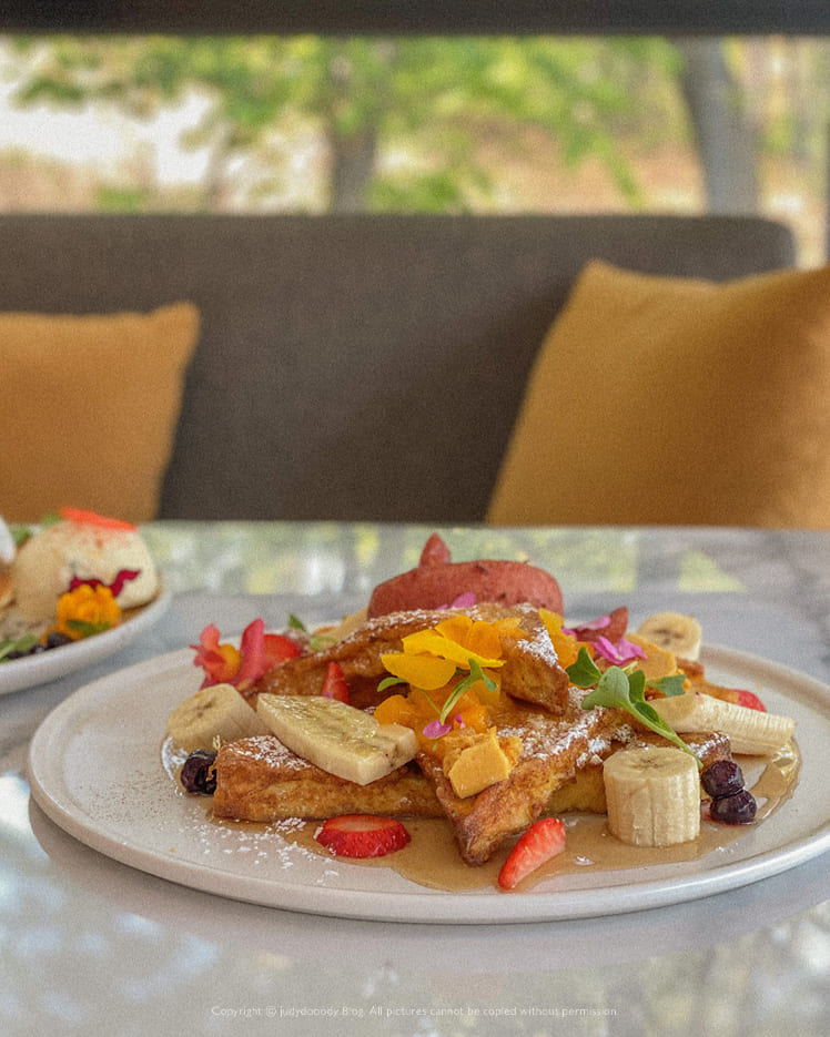 프렌치토스트 콤마나인