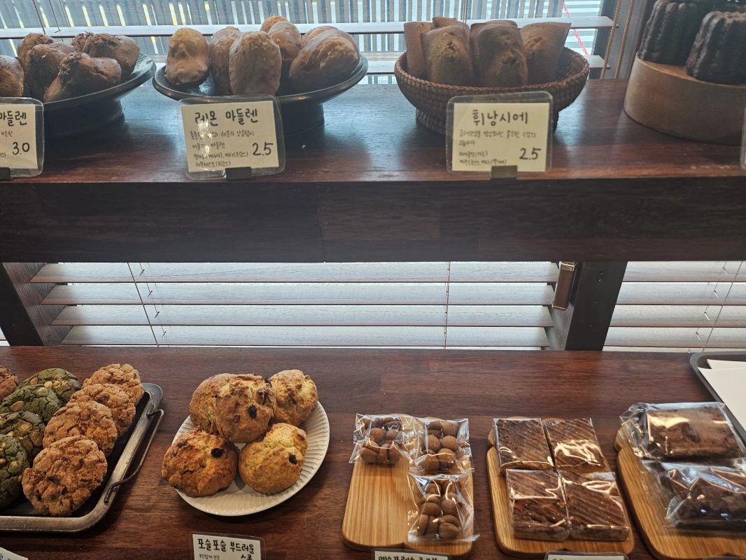 쿠루미과자점-레몬마들렌-구움과자-쿠키-휘낭시에