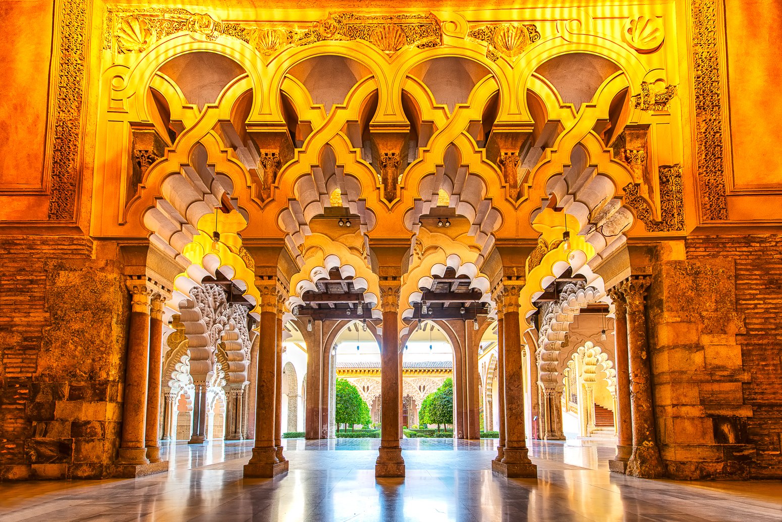 알하페리아 궁전(Palacio de la Aljafer&iacute;a)