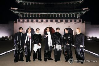 BTS 스윔 가사 뜻 여배우 수어 빌보드 핫100