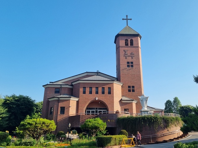 청주 사천동 세례자 성 요한 성당