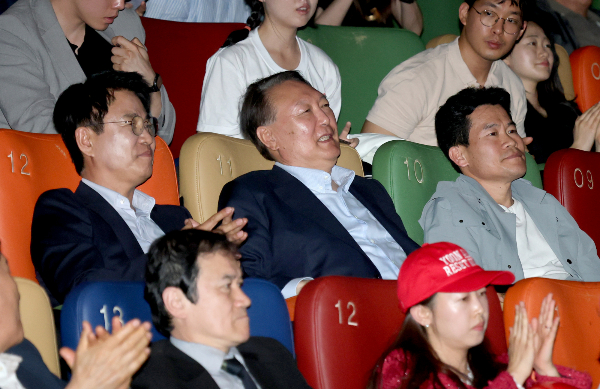 윤석열 전한길 부정선거 다큐 관람