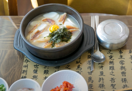 틈만나면 마곡동 황태회비빔냉면&middot;물냉면&middot;황태구이&middot;효종갱전골 맛집 식당