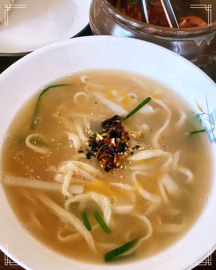 이만기 동네한바퀴 시즌2 흑임자 칼국수 파전 부추전 손두부 아픈 아내의 빈자리를 지키는 칼국수집 사장님 포항 맛집 소개