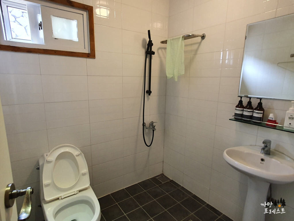 제주역 게스트하우스 화장실