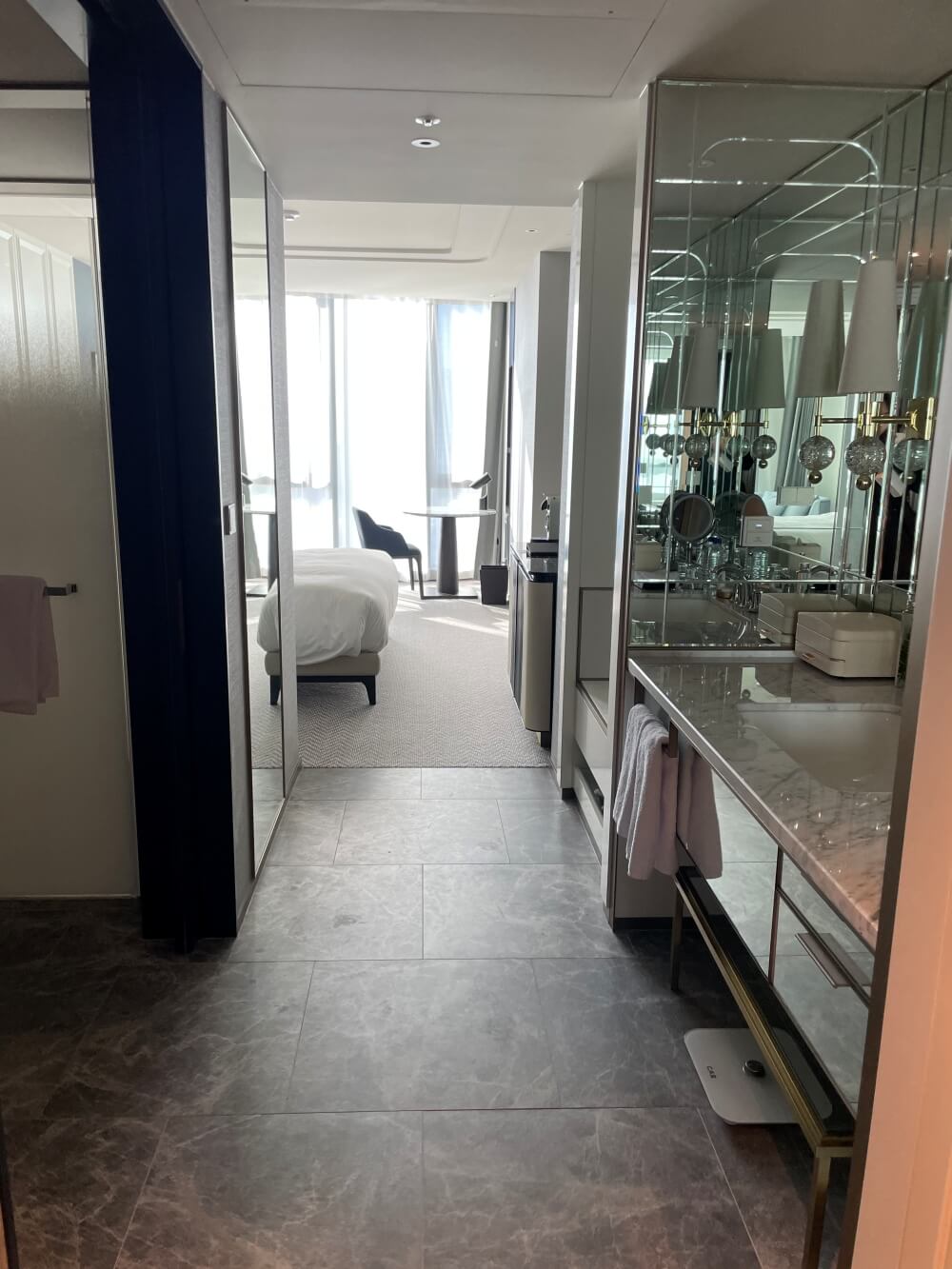 서울 잠실 소피텔 - 클럽 럭셔리룸 객실 입구