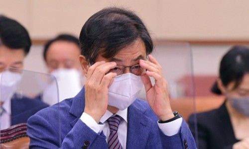 김숙동 감사원 국장 및 감사원 정치적 중립성 문제