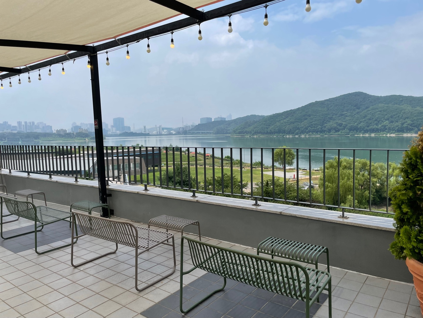 용인 기흥 호수앉기 대형 베이커리 카페