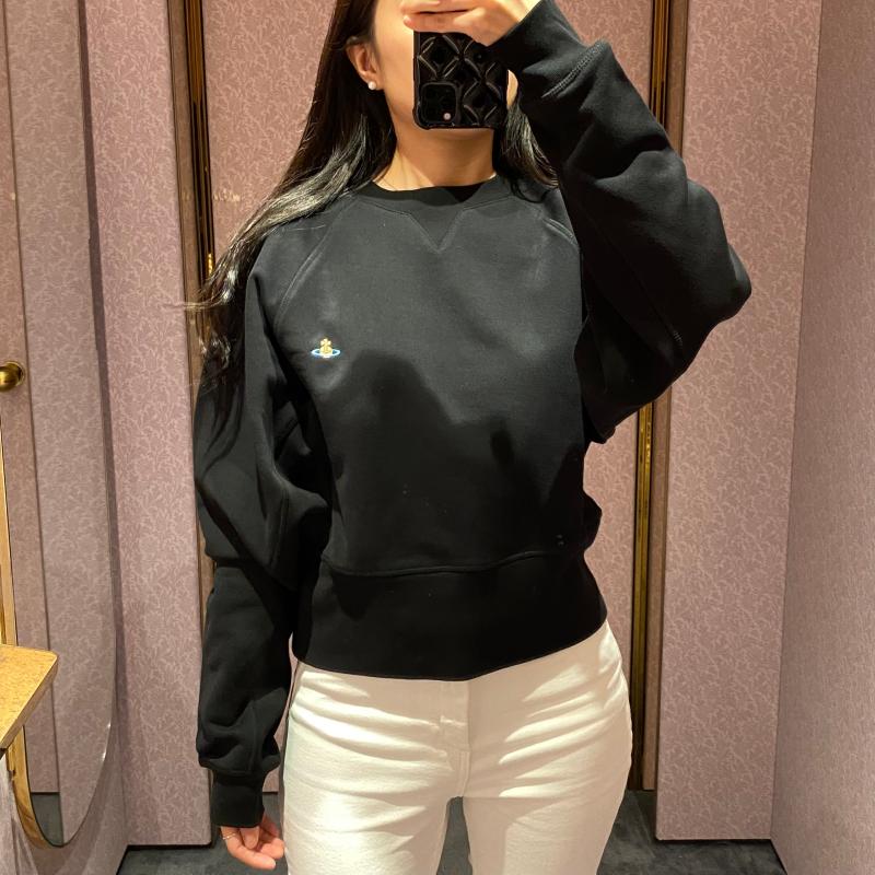 비비안웨스트우드 오알비 로고 크롭 맨투맨 2컬러 663356