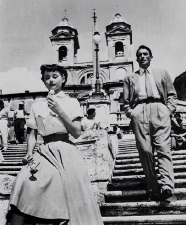 스페인계단에서 앤공주와 브래들리 기자