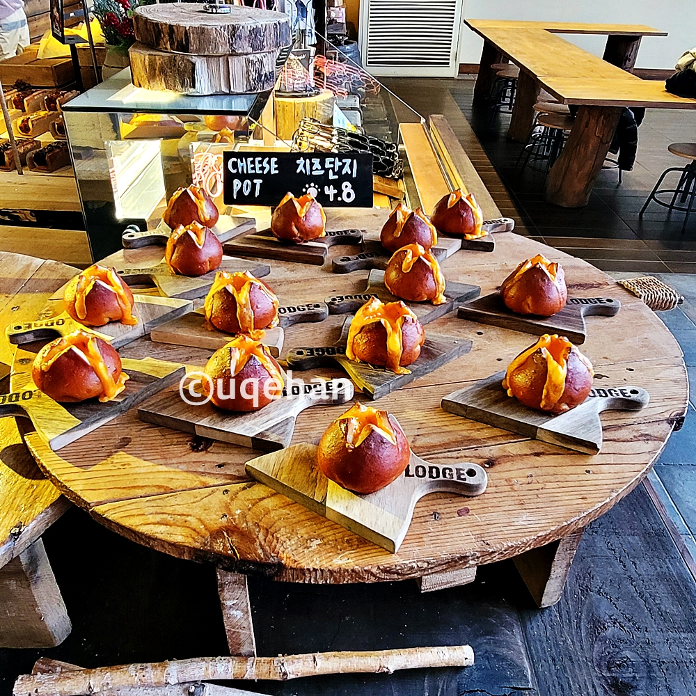 카페 럿지 치즈단지가 올려져 있고 가격은 4800원이다.