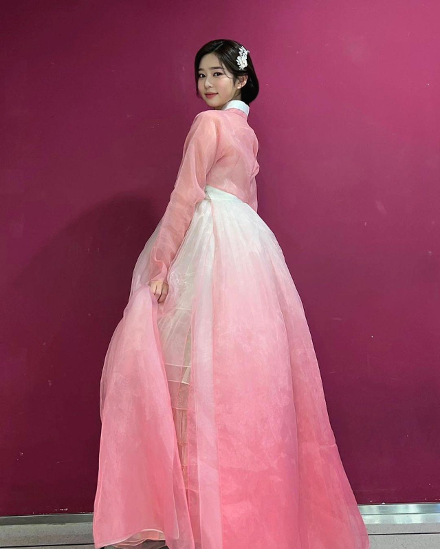 한복 입은 김민주 아씨