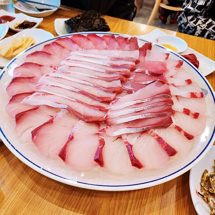 제주 횟집 방어회 대방어 돼지방어 겨울 제철 지금이 딱 맛집 추천