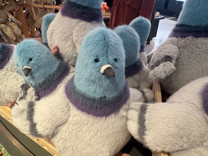 paris souvenir shop object cute plush display store