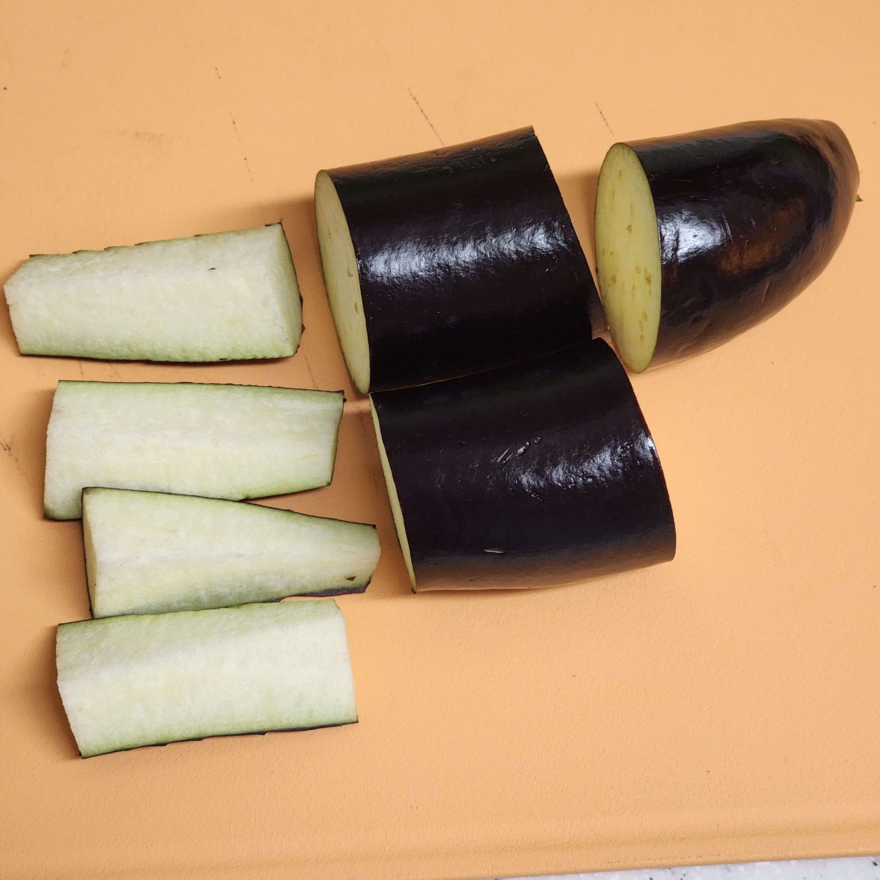 무침 재료 자르기