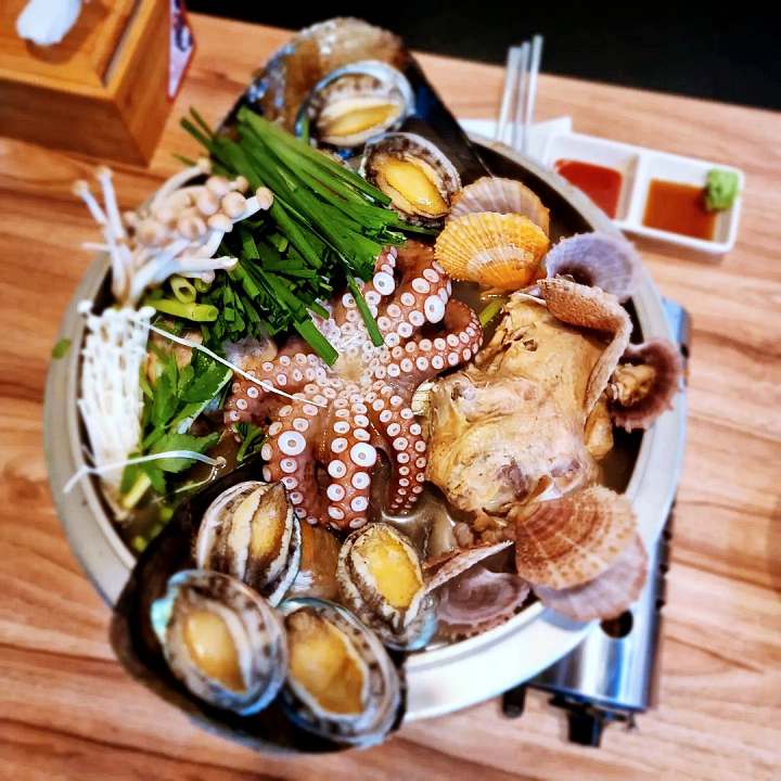 돈쭐내러왔습니다 전복 갈비찜 해신탕 소갈비찜 먹방 조권 60kg 도전 강서구 까치산역 맛집 이영자 2AM 조권 방송 소개