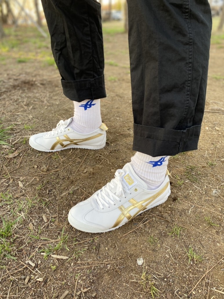 데일리룩(오뭘입)_ 아디다스 파이어버드 트랙탑, 무신사스탠다드 카고바지 블랙, 어커버 반팔, 오니즈타이거 멕시코, 남자코디, 남자스타일링, 벚꽃, 데일리패션, 데일리코디, ootd