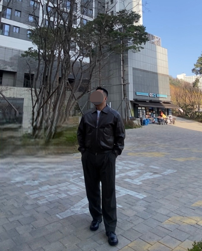 데일리룩('26. 4. 6.)스페로네 램스킨 포켓 가죽 재킷, 시부야 빈티지 티셔츠, 무신사스탠다드 쓰리턱 세미 벌룬 슬랙스, kinch! 킨치 SHOWER 808 더비슈즈 구두