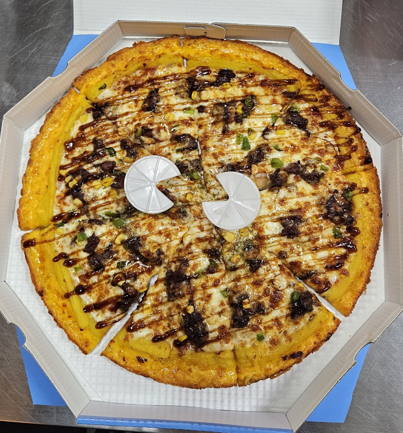 고기 토핑 피자
