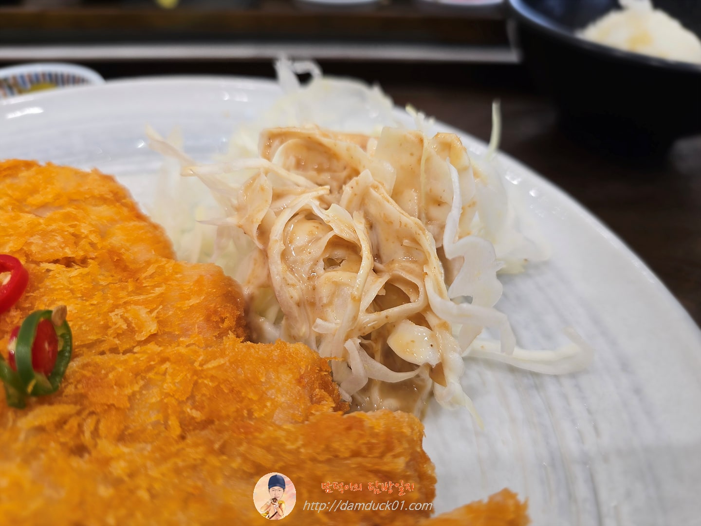 매콤로스카츠정식