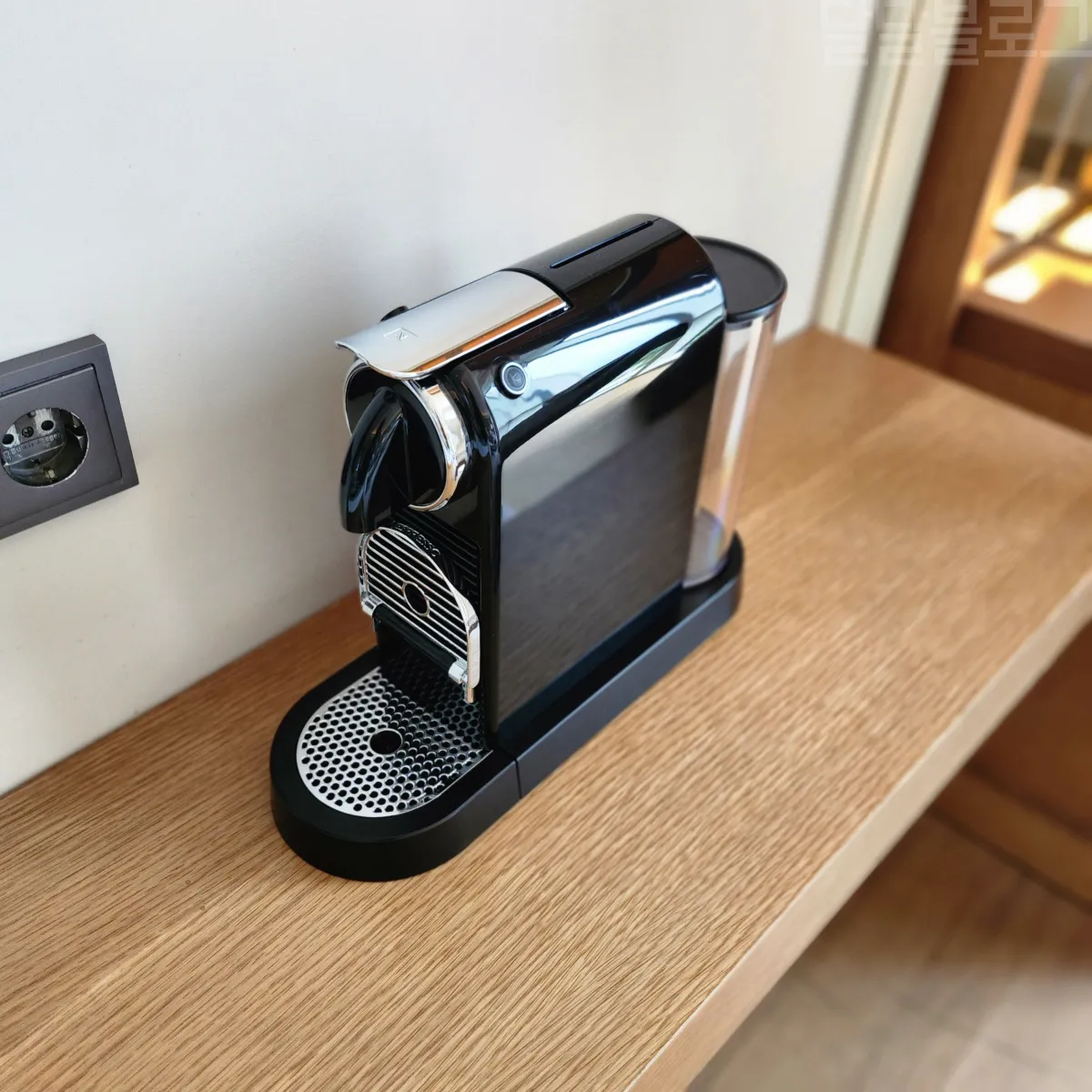 인천-파라다이스시시티-프리미어-디럭스-트윈-룸-커피머신