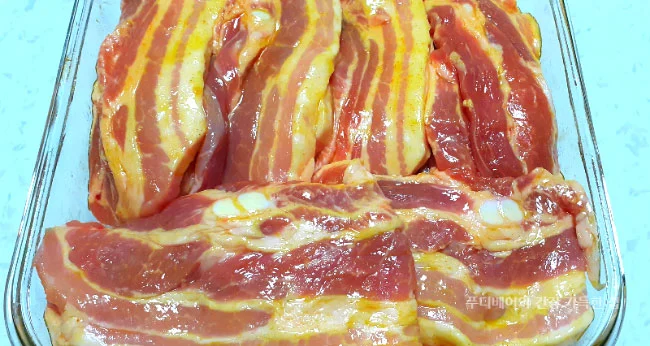 유리용기에-담기-마리네이드-삼겹살
