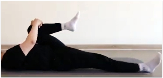 햄스트링 부상 통증 예방 스트레칭 방법