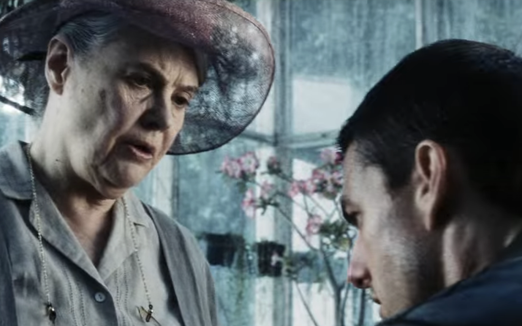 시스템의 창시자 히네먼을 찾아간 존.