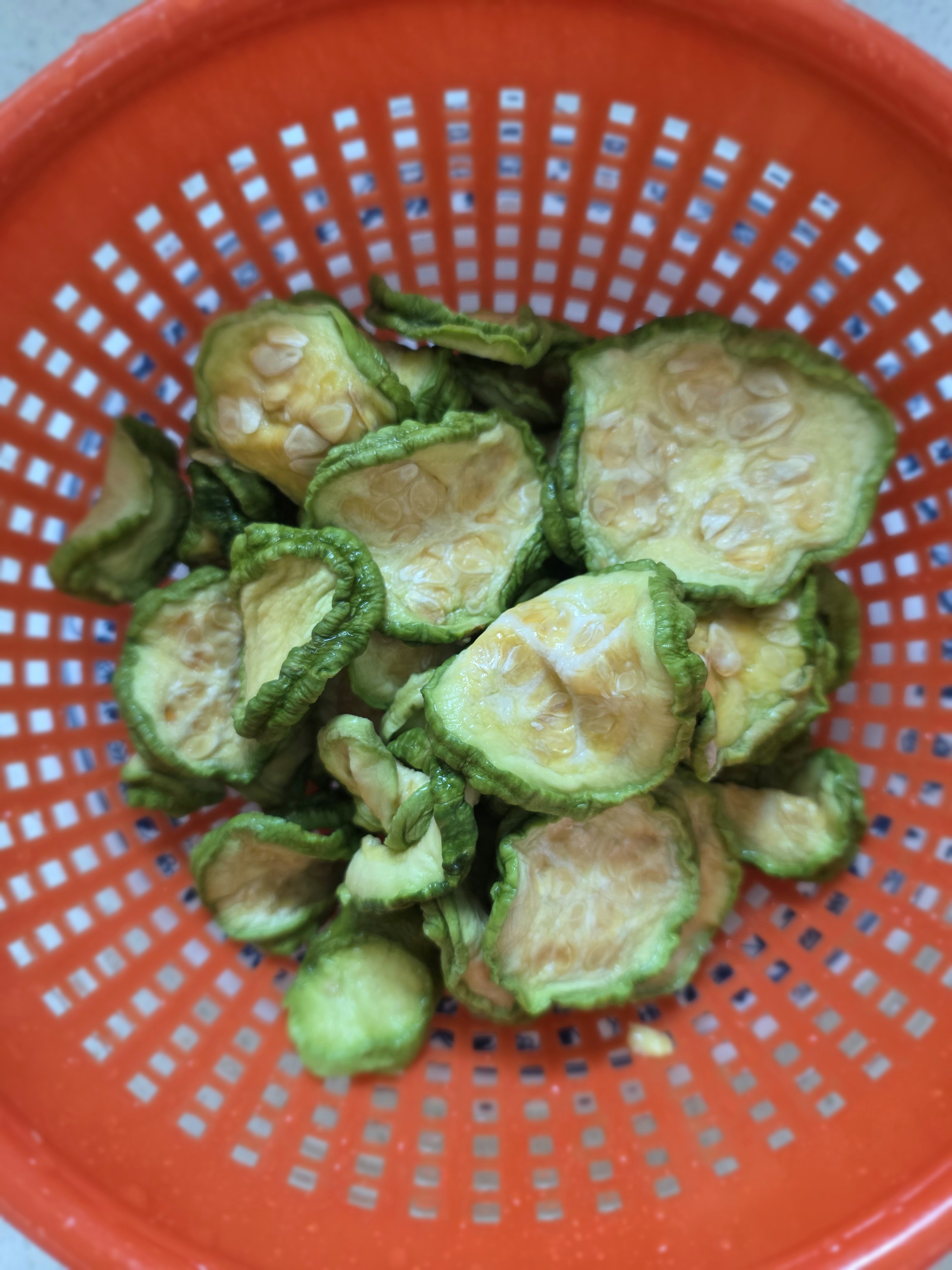 물기를-적당히-짭니다.