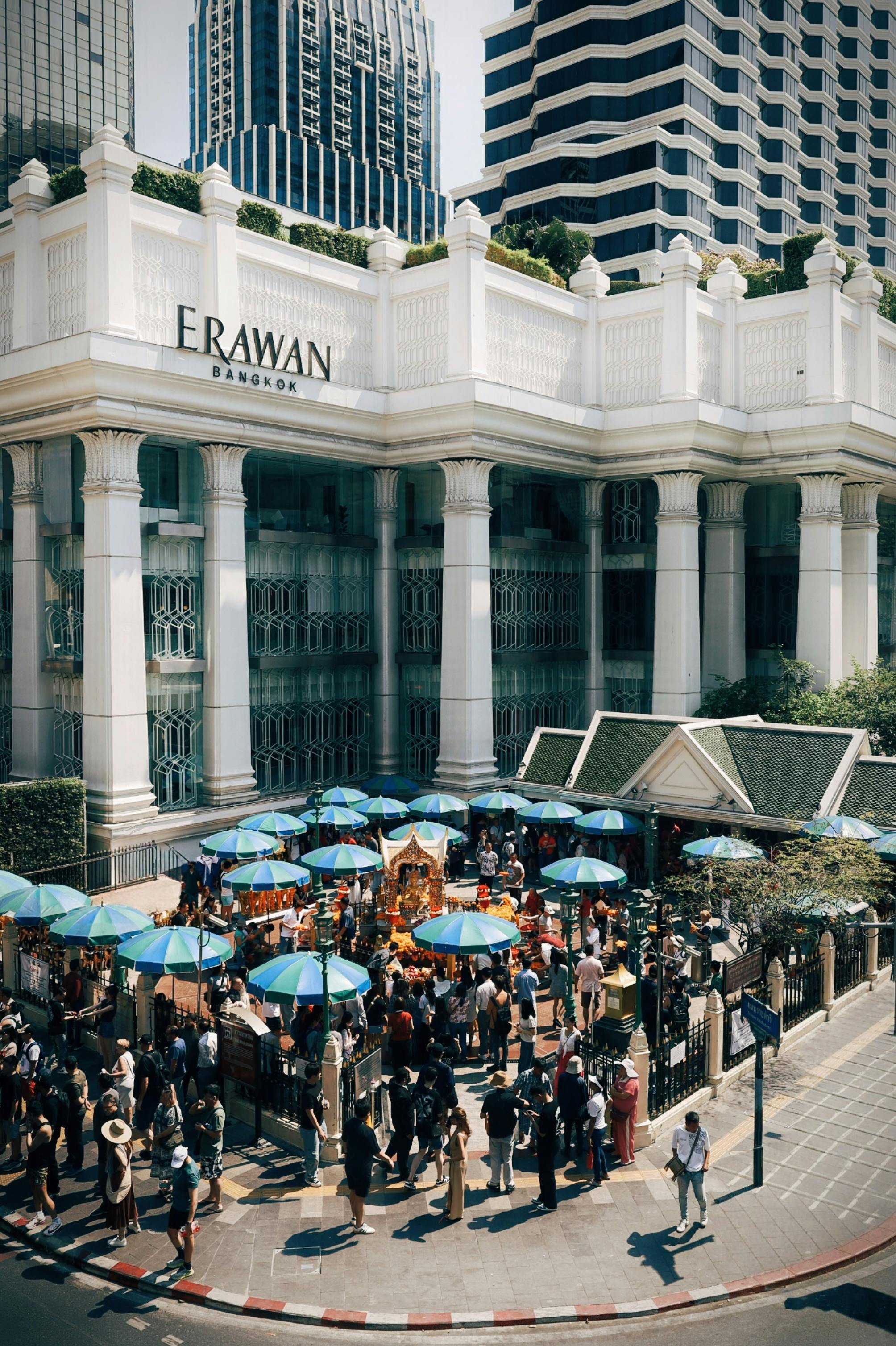 방콕의 킹파워 면세점과 스타디움! 제이미 바디와 함께하는 축구 문화 탐험