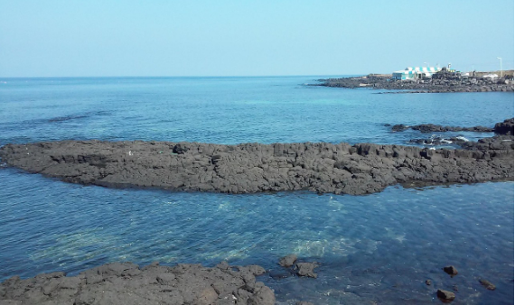 아침에 눈 뜨자마자 바다가 보이는 숙소, 어떻게 찾을까