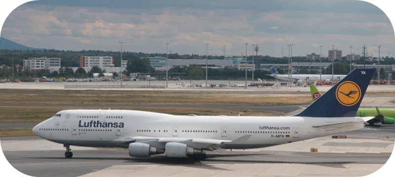 루프트한자-B747-여객기-공항-대기중