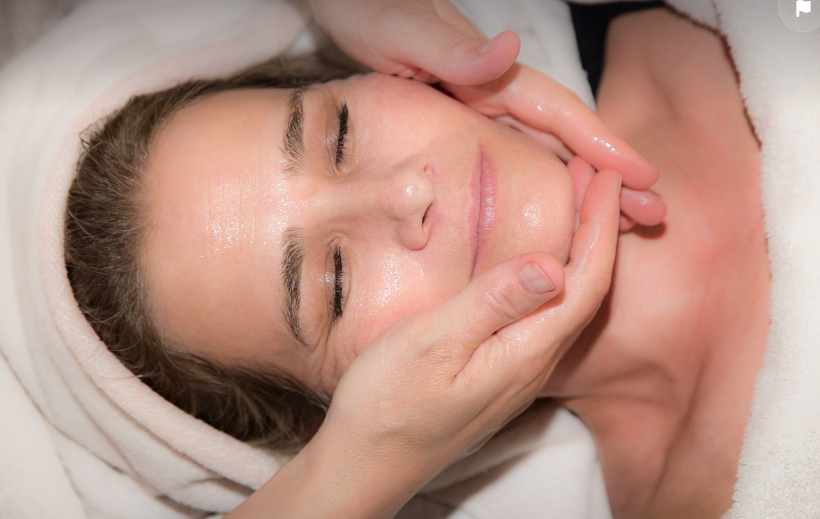 마스크팩: 피부 관리의 필수템, 효과와 올바른 사용법