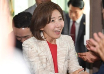 나경원 프로필 나이 고향 학력 재산 페이스북