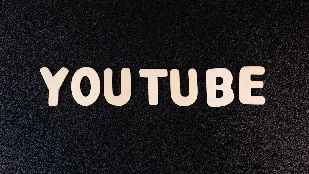 'YouTube'