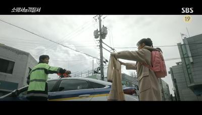 스토킹 당하는 것 같다고 증거를 가지고 진호개를 찾아온 현서