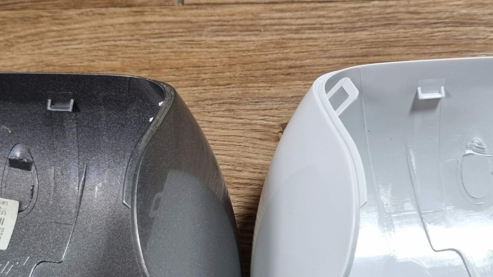 부러진 부품 모습