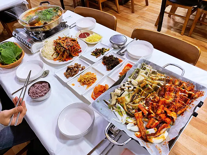 식객 허영만 백반기행 180회 반효정 편 삼색 장어구이 바다장어 아나고 붕장어 양념 간장 소금 구이 보령 맛집 소개