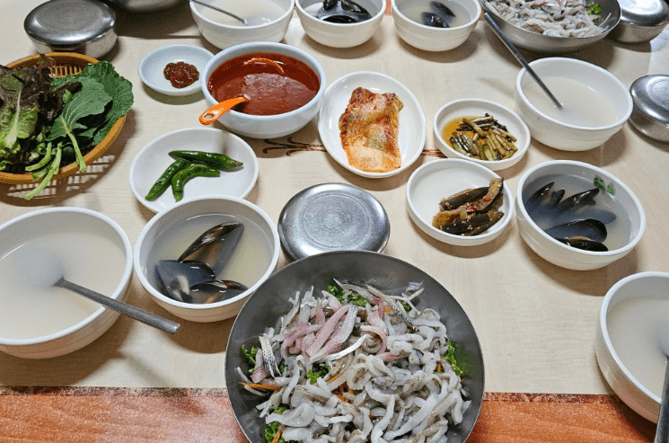 토밥 토요일은 밥이 좋아 제철 회덮밥 경주 맛집