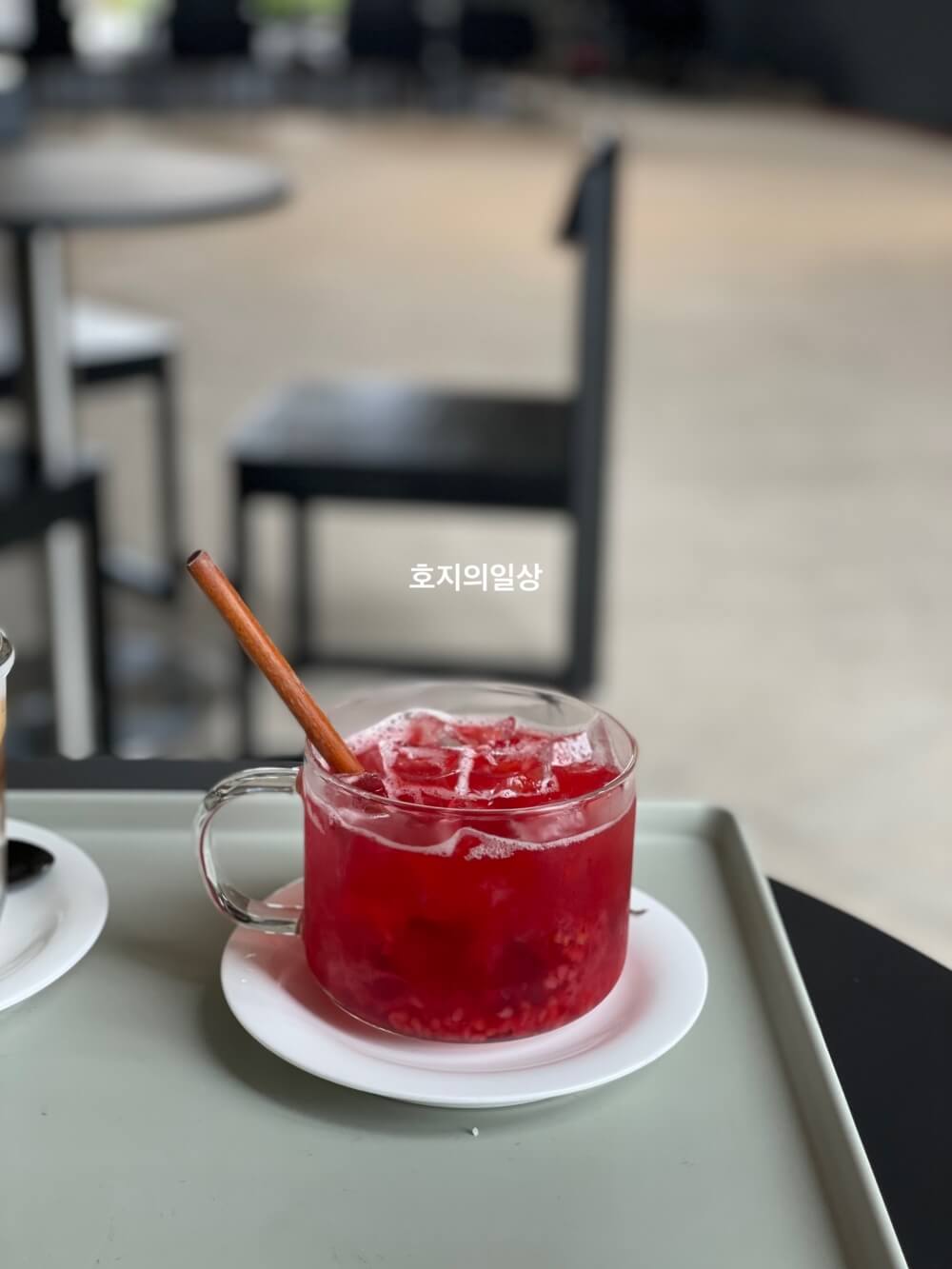 제주 구좌 카페 맛집 꼬스뗀뇨 - 타샤의 딸기밭