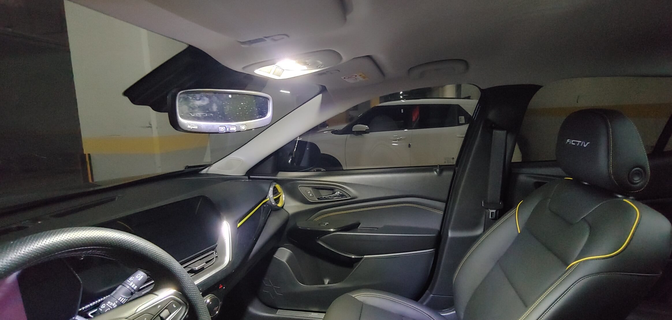 실제 차주가 알려주는 쉐보레 트랙스 크로스오버 - LED 실내등(전등) 교체하기